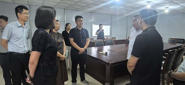 八湖党委书记刘柯含陪同莒南纪委领导来临沂国际金属生态城调研考察