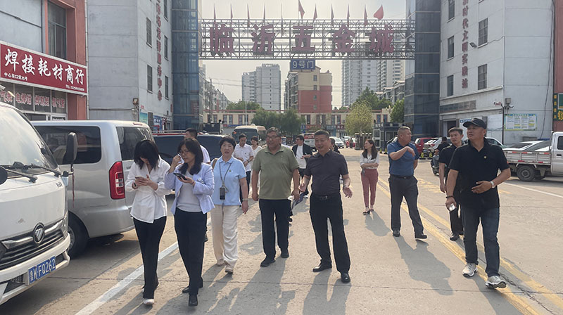 新西兰中国国际贸易促进委员会会长和志耘一行专程来临沂五金城考察选品
