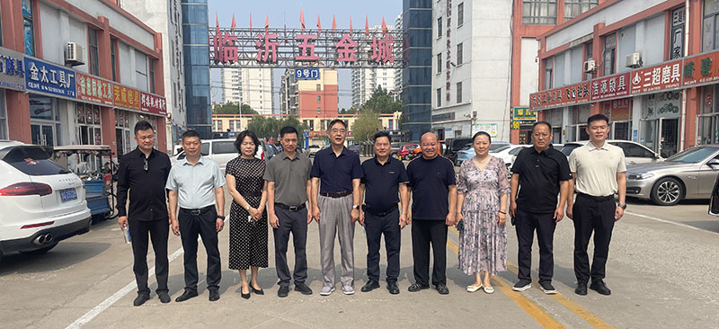巴拿马华人工商总会会长钟锦明一行来临沂五金城参观考察