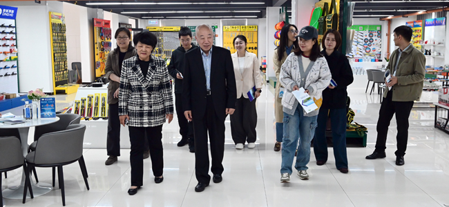 山东大学跨境电商研究所所长武常岐一行莅临临沂五金城调研