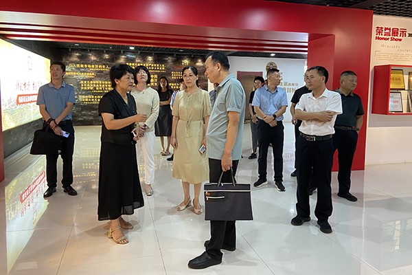 省委政研室专题调研组来临沂五金城调研